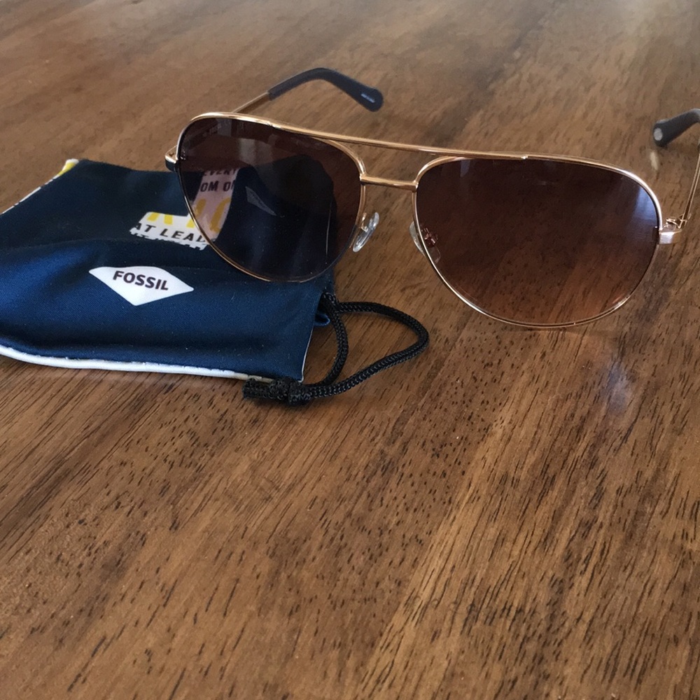 Fossil aviator sunglasses